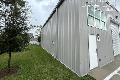 Immobilier commercial à louer à Edgewater, Floride: 213.68 m2 № 2403177 - photo 2