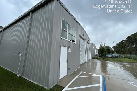 Immobilier commercial à louer à Edgewater, Floride: 213.68 m2 № 2403177 - photo 3