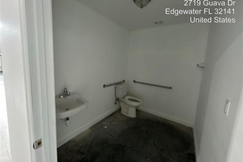 Immobilier commercial à louer à Edgewater, Floride: 213.68 m2 № 2403177 - photo 10