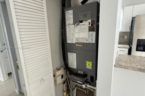 Casa en alquiler en Miami, Florida, 3 dormitorios № 1992943 - foto 9