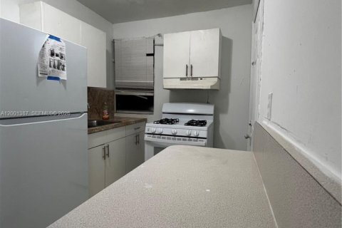 Снять в аренду квартиру в Майами, Флорида 2 спальни, 265.7м2, № 2065810 - фото 4