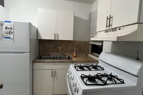 Снять в аренду квартиру в Майами, Флорида 2 спальни, 265.7м2, № 2065810 - фото 5