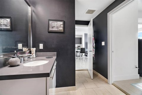 Copropriété à louer à Miami, Floride: 1 chambre, 67.08 m2 № 1924473 - photo 17