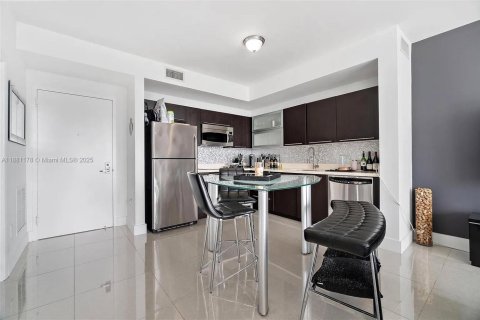 Copropriété à louer à Miami, Floride: 1 chambre, 67.08 m2 № 1924473 - photo 10