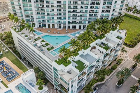 Copropriété à louer à Miami, Floride: 1 chambre, 67.08 m2 № 1924473 - photo 1