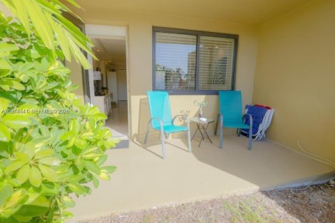 Condo in Hallandale Beach, Florida, 1 bedroom  № 2041263 - photo 11