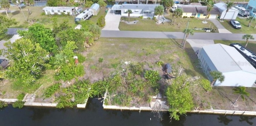 Land in Port Charlotte, Florida № 2218399