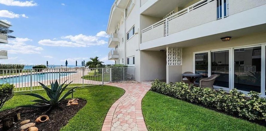Condo in Hillsboro Beach, Florida, 2 bedrooms  № 1872705