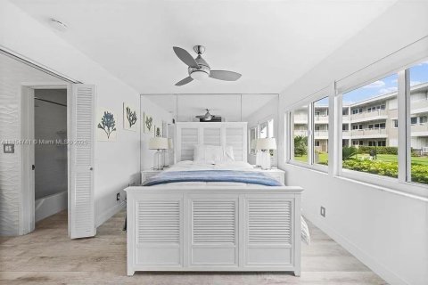 Condo in Hillsboro Beach, Florida, 2 bedrooms  № 1872705 - photo 9