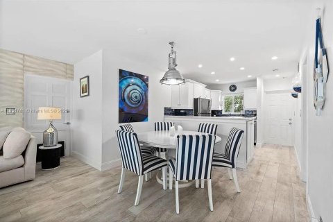 Condo in Hillsboro Beach, Florida, 2 bedrooms  № 1872705 - photo 5