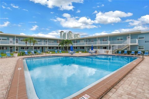Condominio en venta en Saint Pete Beach, Florida, 2 dormitorios, 124.02 m2 № 2391021 - foto 3
