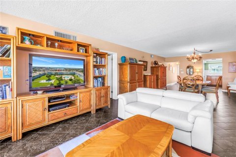 Condominio en venta en Saint Pete Beach, Florida, 2 dormitorios, 124.02 m2 № 2391021 - foto 8