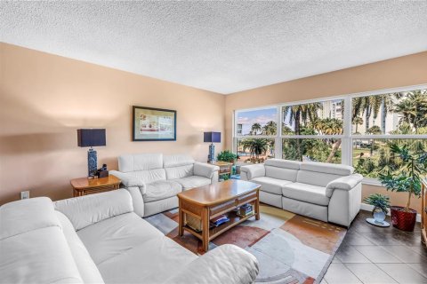 Condominio en venta en Saint Pete Beach, Florida, 2 dormitorios, 124.02 m2 № 2391021 - foto 5
