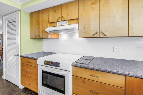 Condominio en venta en Saint Pete Beach, Florida, 2 dormitorios, 124.02 m2 № 2391021 - foto 13