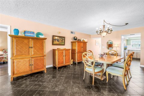 Condominio en venta en Saint Pete Beach, Florida, 2 dormitorios, 124.02 m2 № 2391021 - foto 15