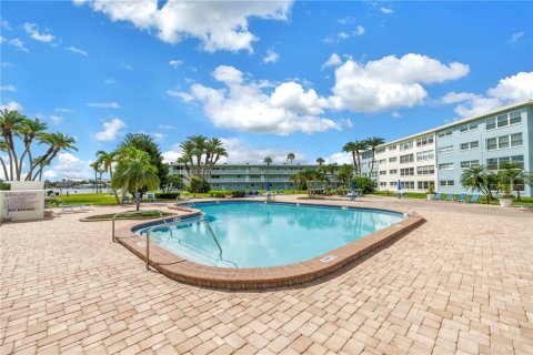 Condominio en venta en Saint Pete Beach, Florida, 2 dormitorios, 124.02 m2 № 2391021 - foto 29