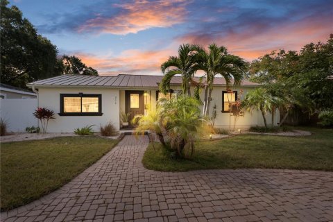 Villa ou maison à Saint Petersburg, Floride 2 chambres, 95.88 m2 № 2437174
