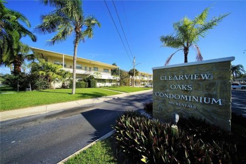 Condo in Kenneth City, Florida, 2 bedrooms № 2238904 - photo 26