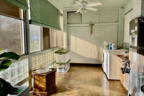 Condo in Kenneth City, Florida, 2 bedrooms № 2238904 - photo 15