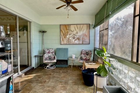 Condo in Kenneth City, Florida, 2 bedrooms № 2238904 - photo 14