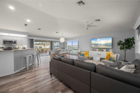 Casa en venta en Port Charlotte, Florida, 3 dormitorios, 163.42 m2 № 1675795 - foto 5