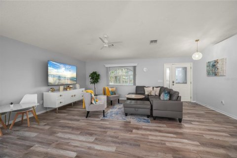 Casa en venta en Port Charlotte, Florida, 3 dormitorios, 163.42 m2 № 1675795 - foto 6