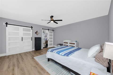 Condo in Clearwater, Florida, 2 bedrooms  № 2413511 - photo 19