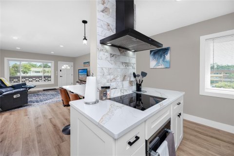 Condo in Clearwater, Florida, 2 bedrooms  № 2413511 - photo 7