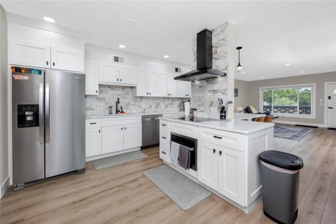 Condo in Clearwater, Florida, 2 bedrooms  № 2413511 - photo 2