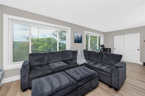 Condo in Clearwater, Florida, 2 bedrooms  № 2413511 - photo 12
