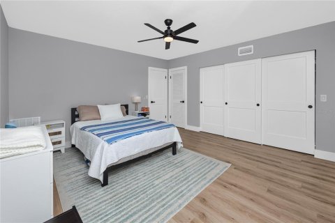 Condo in Clearwater, Florida, 2 bedrooms  № 2413511 - photo 20