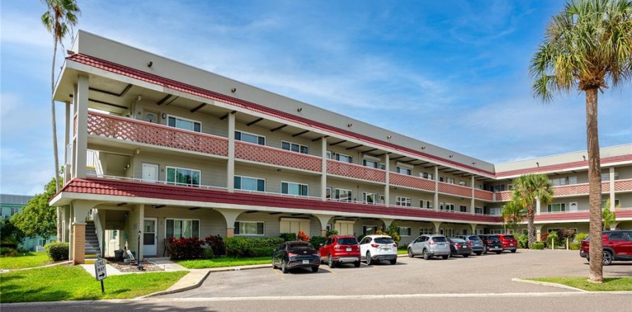 Condo in Clearwater, Florida, 2 bedrooms  № 2413511