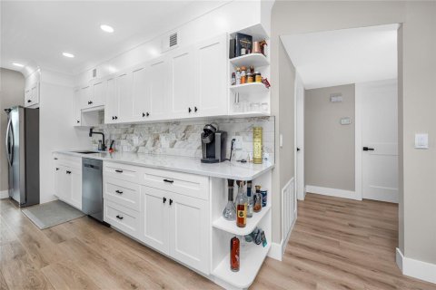 Condo in Clearwater, Florida, 2 bedrooms  № 2413511 - photo 5