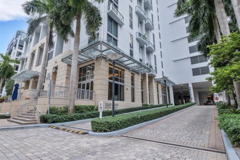 Condo in Miami, Florida, 2 bedrooms  № 1882319 - photo 26