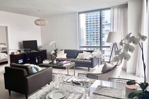 Condo in Miami, Florida, 2 bedrooms  № 1882319 - photo 2