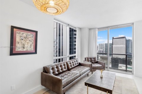 Condo in Miami, Florida, 2 bedrooms  № 1882319 - photo 5
