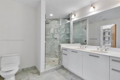 Condo in Miami, Florida, 2 bedrooms  № 1882319 - photo 23
