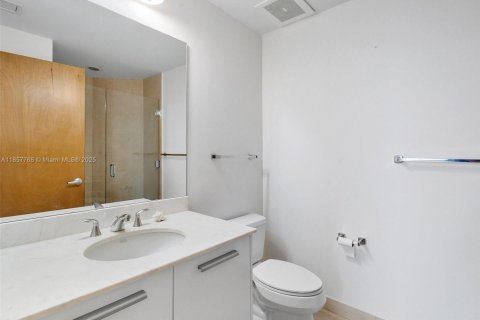Condo in Miami, Florida, 2 bedrooms  № 1882319 - photo 22