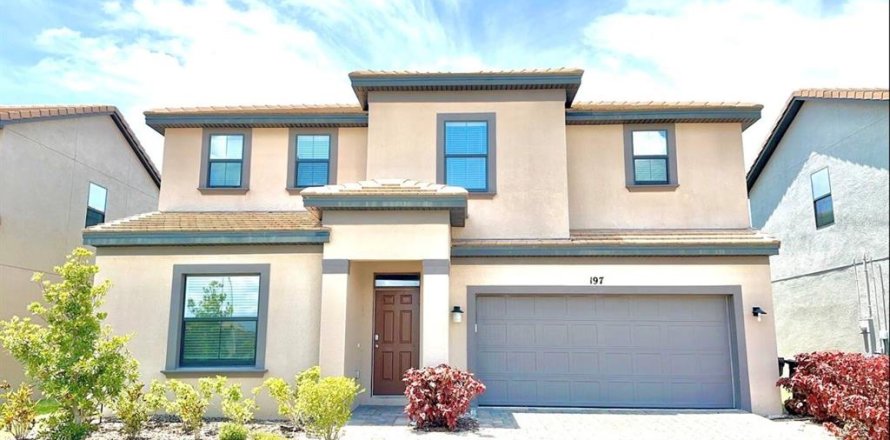 Duplex in Haines City, Florida 6 bedrooms, 271.18 sq.m. № 1883253
