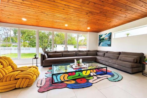 Casa en Miami, Florida 4 dormitorios № 2274104