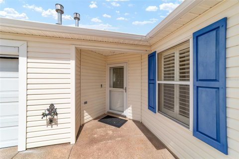 House in The Villages, Florida 2 bedrooms, 123.28 sq.m. № 2231391 - photo 4