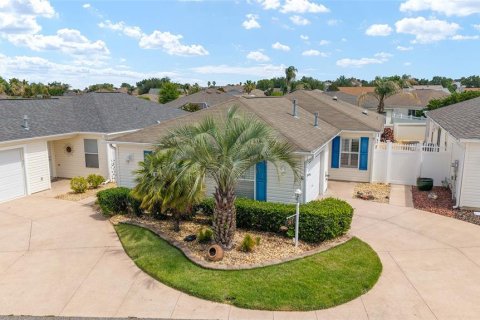 House in The Villages, Florida 2 bedrooms, 123.28 sq.m. № 2231391 - photo 3