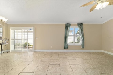 House in The Villages, Florida 2 bedrooms, 123.28 sq.m. № 2231391 - photo 9