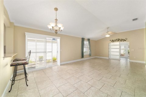 House in The Villages, Florida 2 bedrooms, 123.28 sq.m. № 2231391 - photo 7