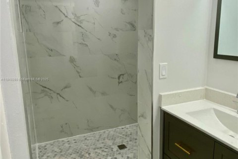 House in Fort Lauderdale, Florida 3 bedrooms, 122.26 sq.m. № 1935838 - photo 11