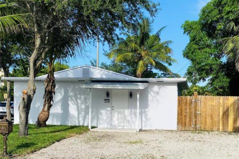House in Fort Lauderdale, Florida 3 bedrooms, 122.26 sq.m. № 1935838 - photo 1