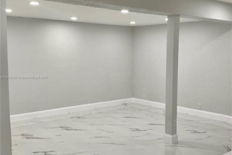 House in Fort Lauderdale, Florida 3 bedrooms, 122.26 sq.m. № 1935838 - photo 5