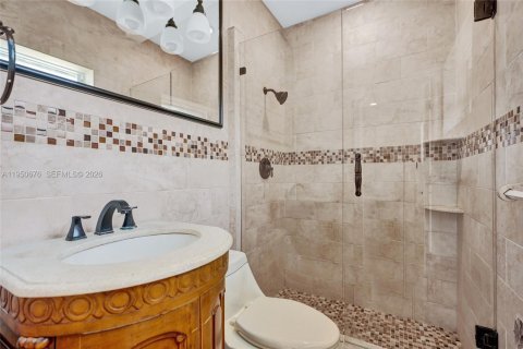 House in North Miami, Florida 3 bedrooms, 203.27 sq.m. № 2086889 - photo 30