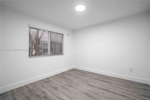 Apartment in Miami, Florida 1 bedroom, 46.92 sq.m. № 2029481 - photo 9