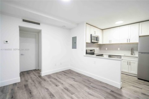 Apartment in Miami, Florida 1 bedroom, 46.92 sq.m. № 2029481 - photo 5